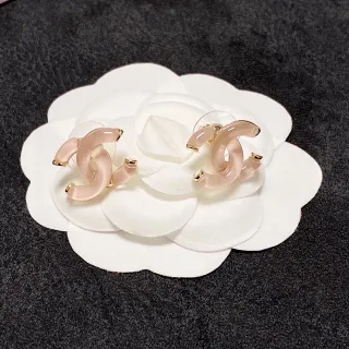 Chanel CC Logo Stud Pink Gold Interlocking Translucent Resin कान की चूड़ियां