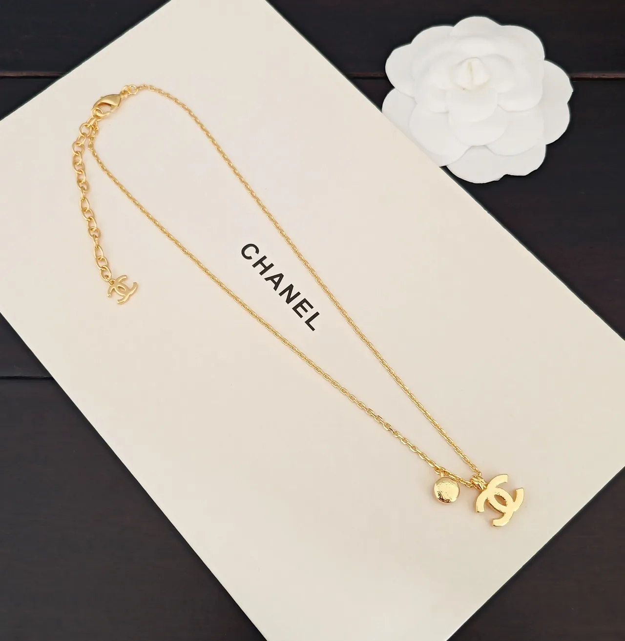 Collier Chanel CC chaîne dorée chaîne transparente chaîne tordue logo 2