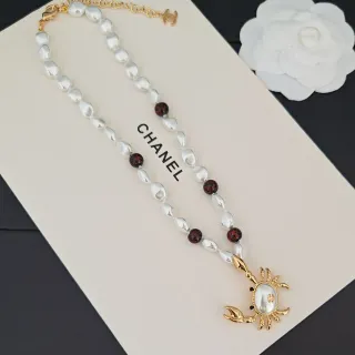 Chanel蟹形项链 白金 巴洛克珍珠串饰 彩色红色珠子点缀 项链