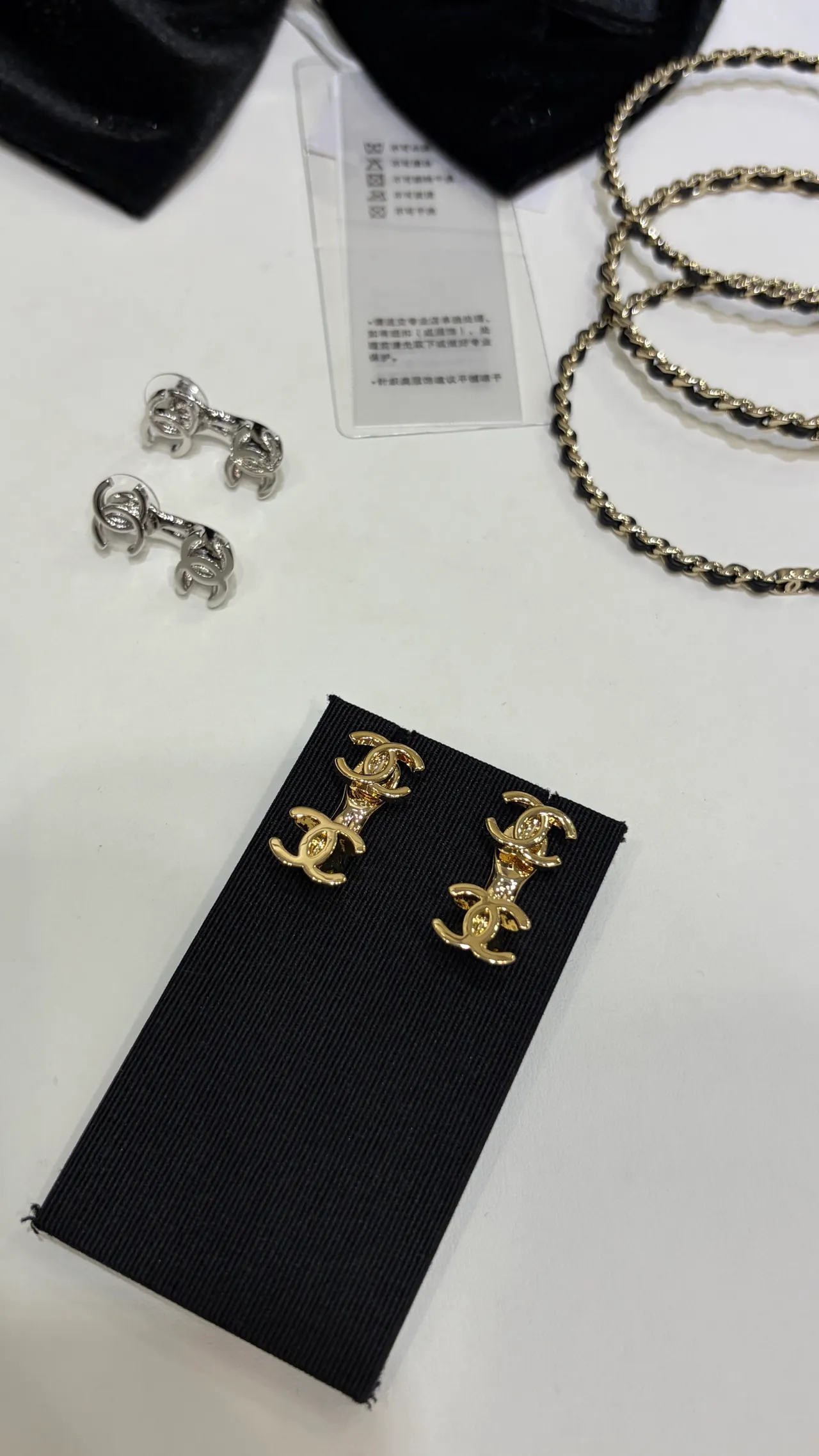 Chanel Double CC Gold-Tone Clip-On Earrings 3