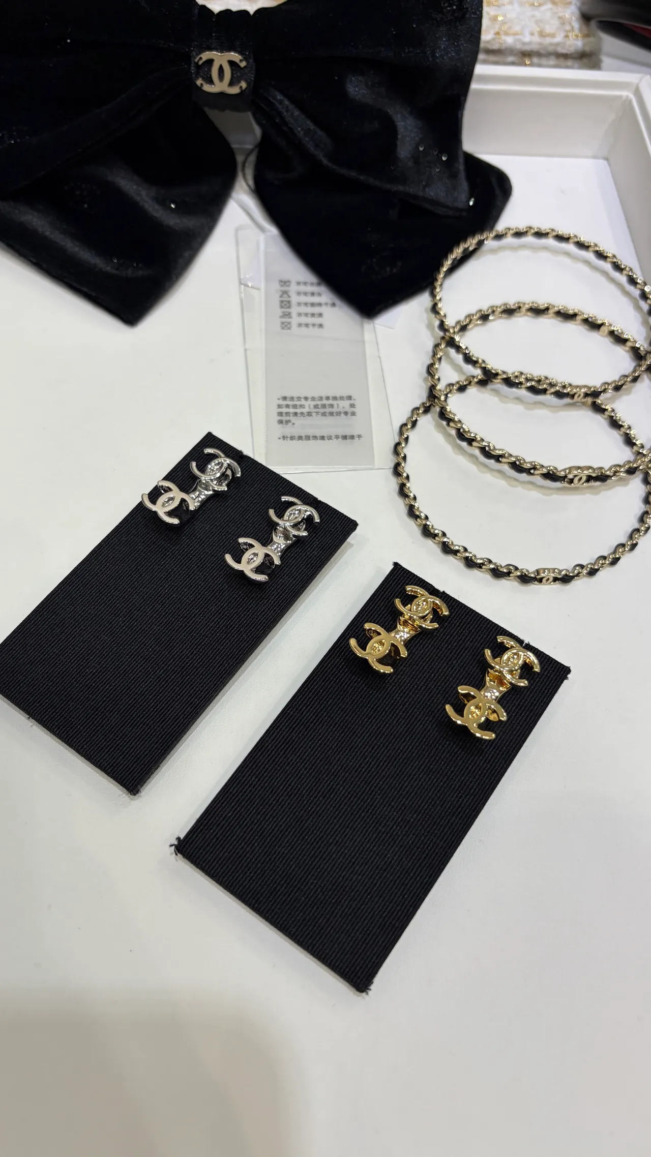 Chanel Double CC Gold-Tone Clip-On Earrings 4