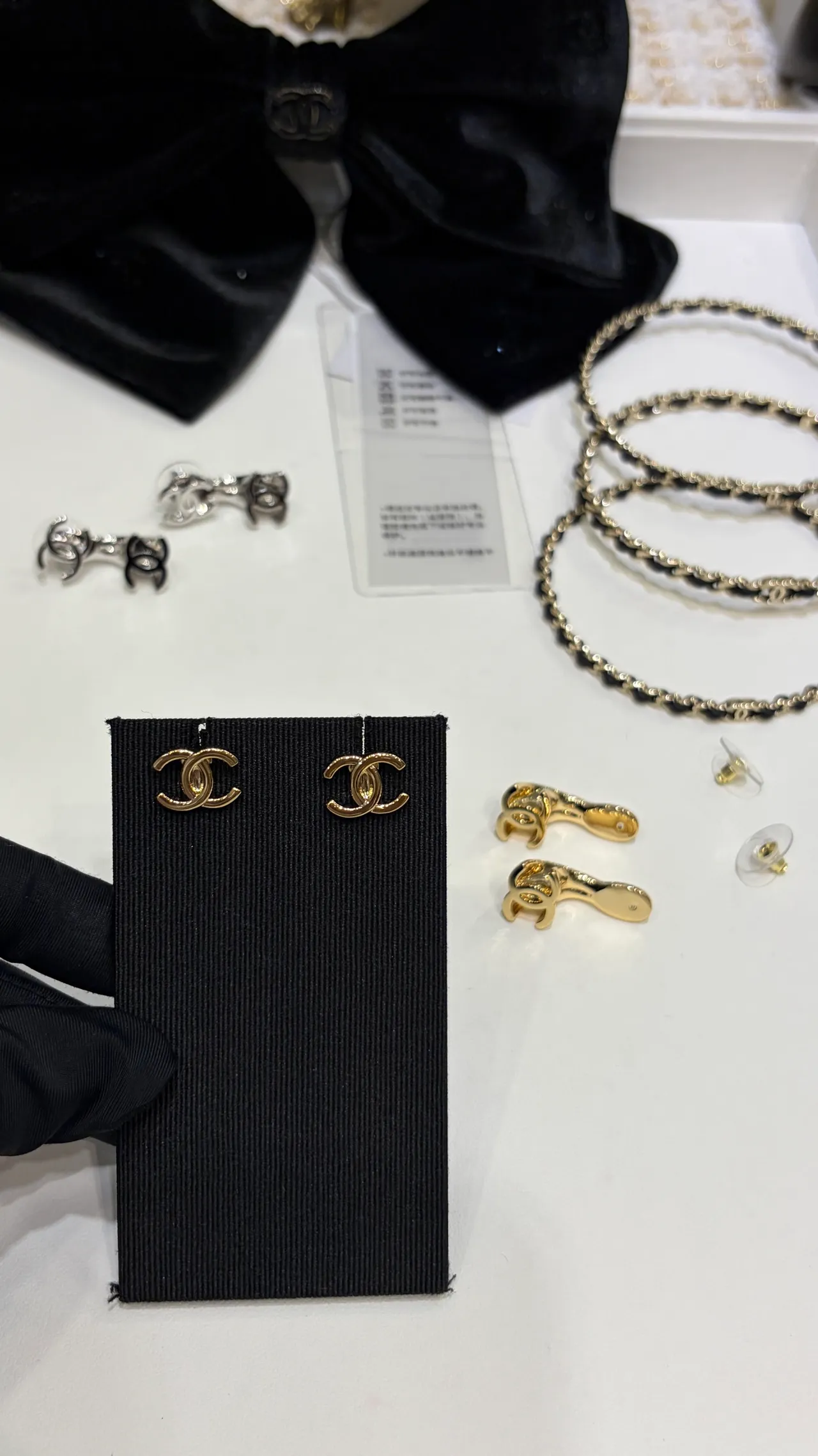 Chanel Double CC Gold-Tone Clip-On Earrings 7