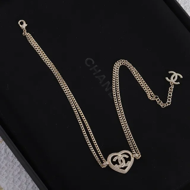 Chanel Gold Double-Chain Heart-Shaped Pendant Bracelet 6
