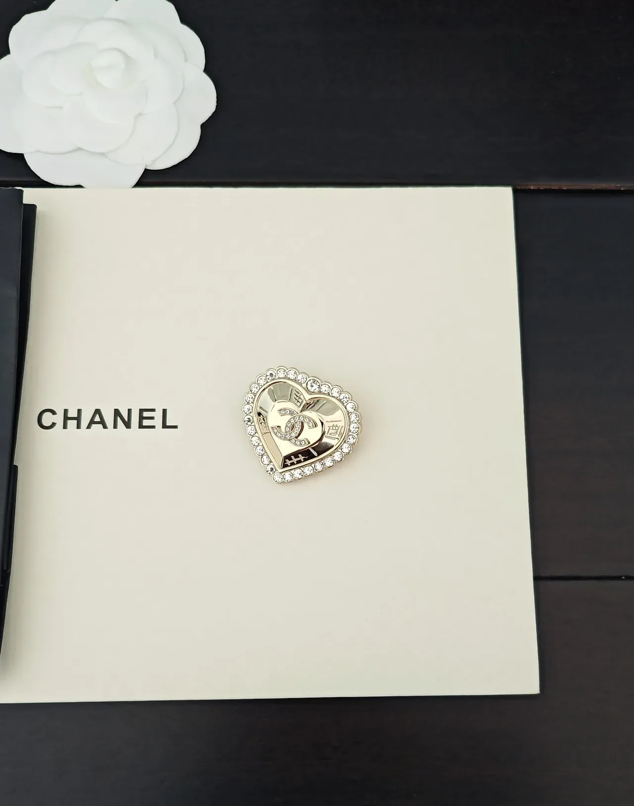 Broche Chanel Cœur Or Argent Cristalisée 4