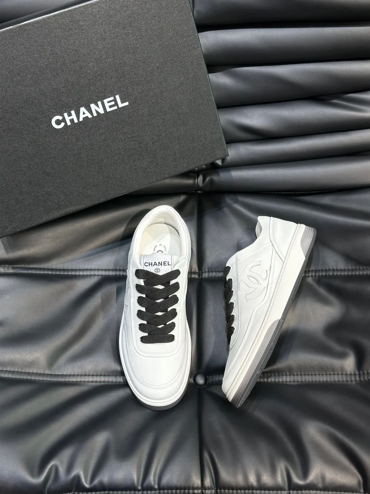 Chanel Lifestyle Sneaker White Black Low-Top Leather Upper Lifestyle Sneakers 3