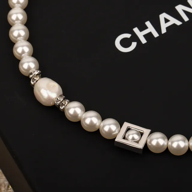 Chanel Perle et Cristal CC Logo Bracelet 3