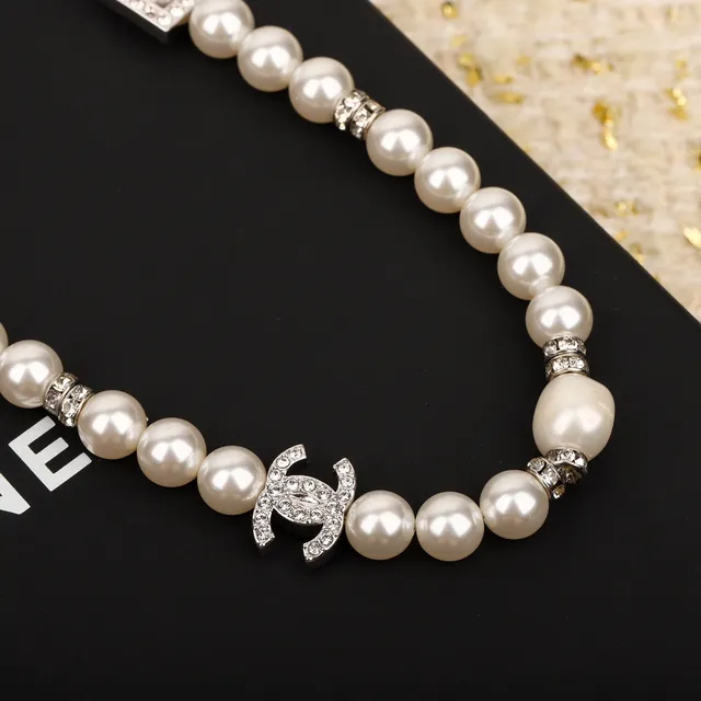 Chanel Perle et Cristal CC Logo Bracelet 5