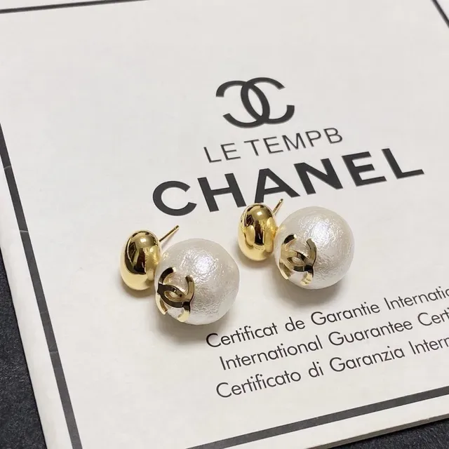 Chanel Pearl CC Logo Stud Earrings 2