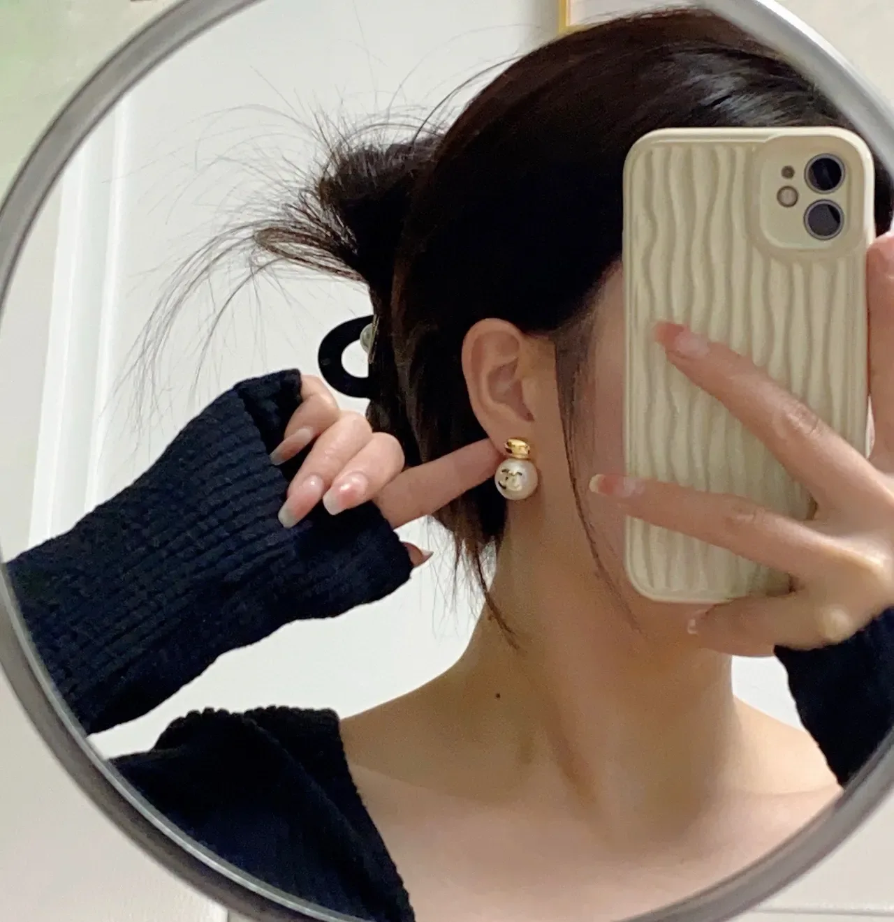 Chanel Pearl CC Logo Stud Earrings 9