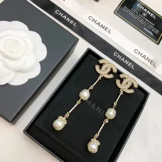Chanel 珍珠流苏 CC Logo 耳环