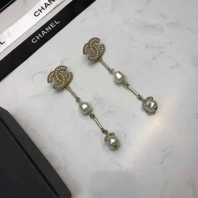 Chanel Pearl-Dangle CC Logo Earrings 3