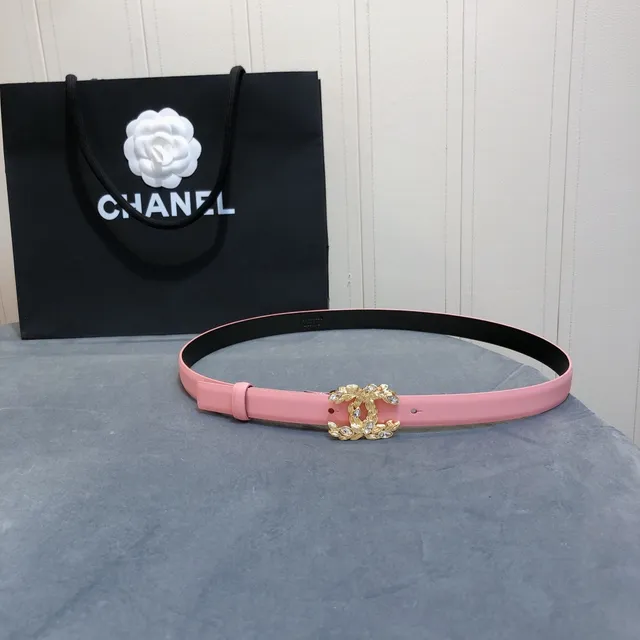 Chanel Pink Gold Matte Crystal-Embellished Laurel Buckle Leather Belt 2