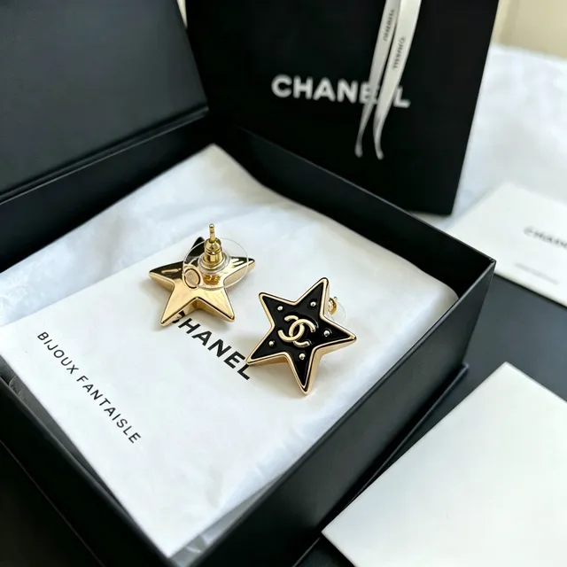 Chanel Star Enamel and Gold-Tone Stud Earrings 5