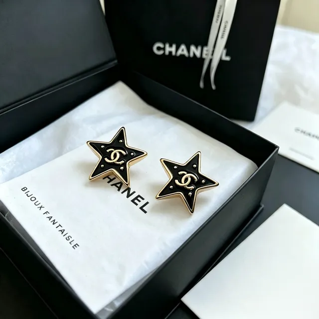 Chanel Star Enamel and Gold-Tone Stud Earrings 6