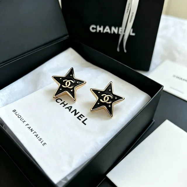 Chanel Star Enamel and Gold-Tone Stud Earrings 7