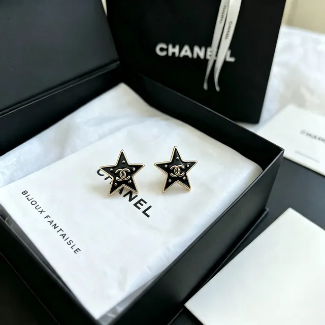 Chanel Star Enamel and Gold-Tone Stud Earrings 8