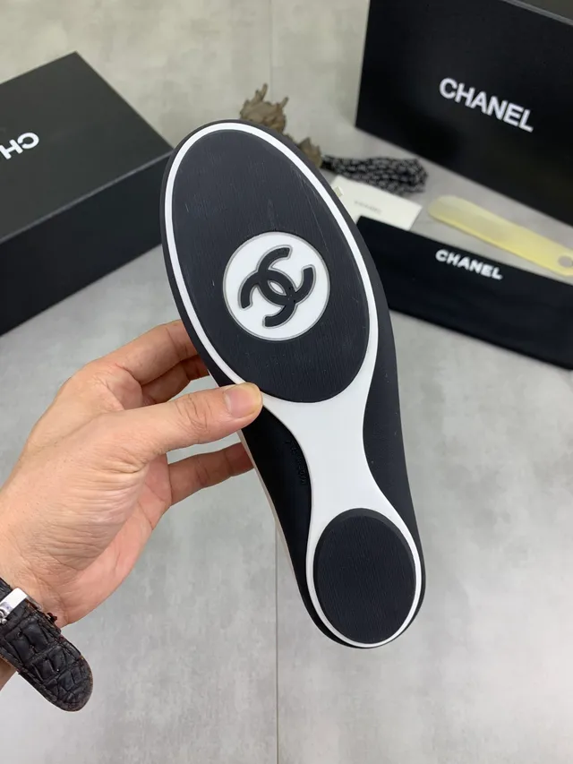 Chanel White Black Sock-Knit Ankle Shaft Striped Cuff Ballet Flat 2