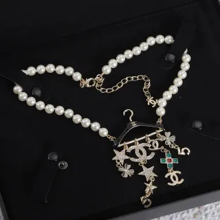 Chanel White Gold Pearl Strand Hardware Necklace