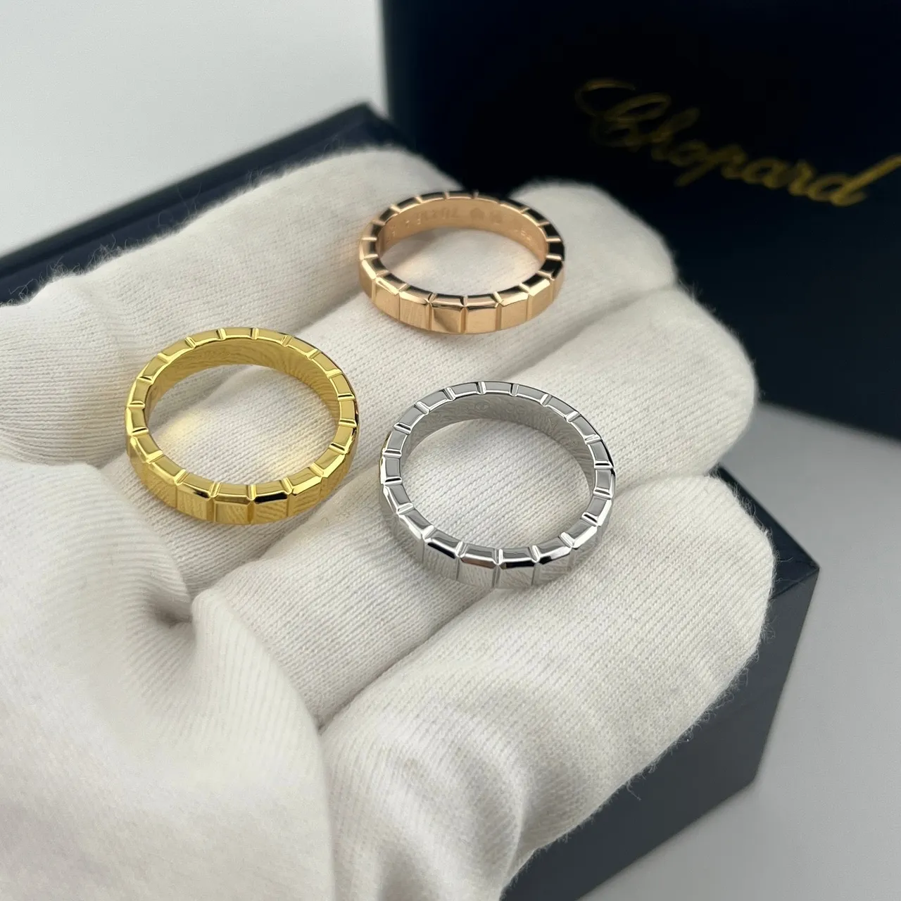 Chopard Bague Or Noir Triple Rangée Liens Carrés Multi-Ton 6