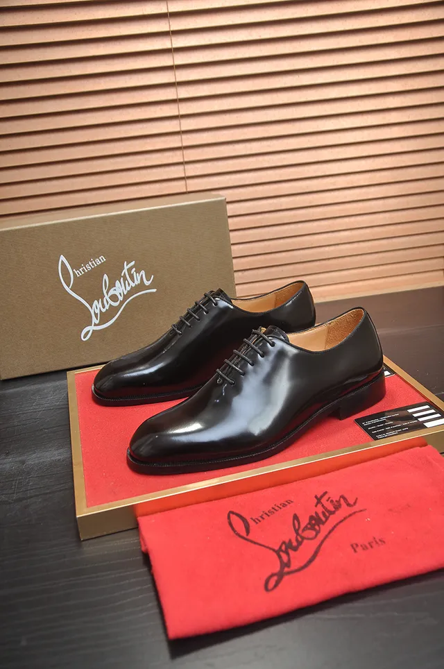 Christian Louboutin Chaussures Oxford à embout cap-toe noir poli 4