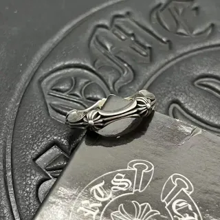 Chrome Hearts রূপালি কালো সজ্জিত ফুলের লতা ঢাল আকারের কিনারা আংটি