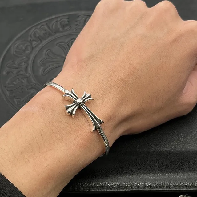 Chrome Hearts Bracelet Motif Croix Fleur-De-Lis Argent Oxydé 2