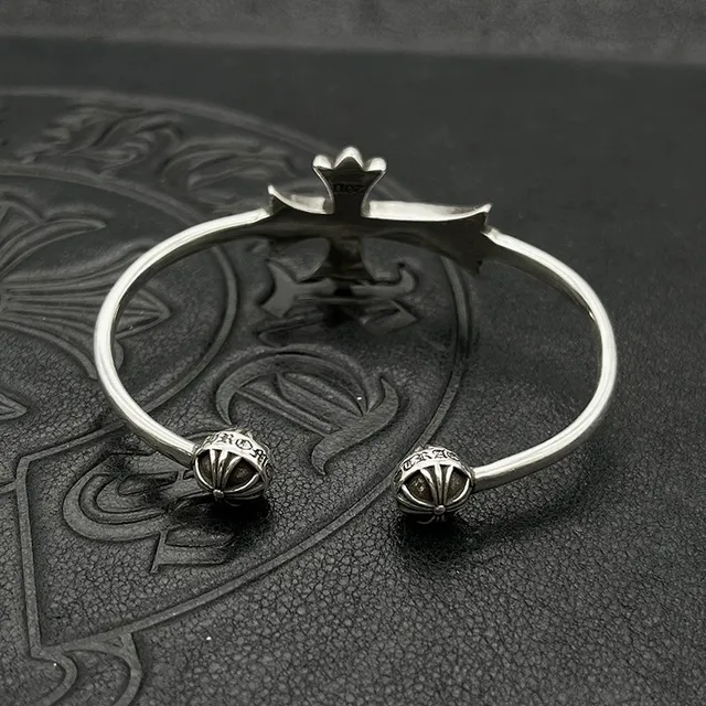 Chrome Hearts Bracelet Motif Croix Fleur-De-Lis Argent Oxydé 4
