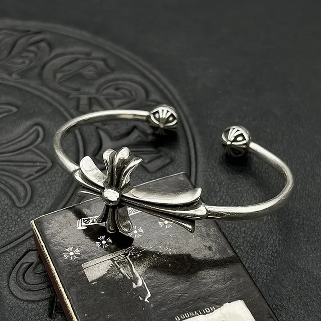 Chrome Hearts Bracelet Motif Croix Fleur-De-Lis Argent Oxydé 5
