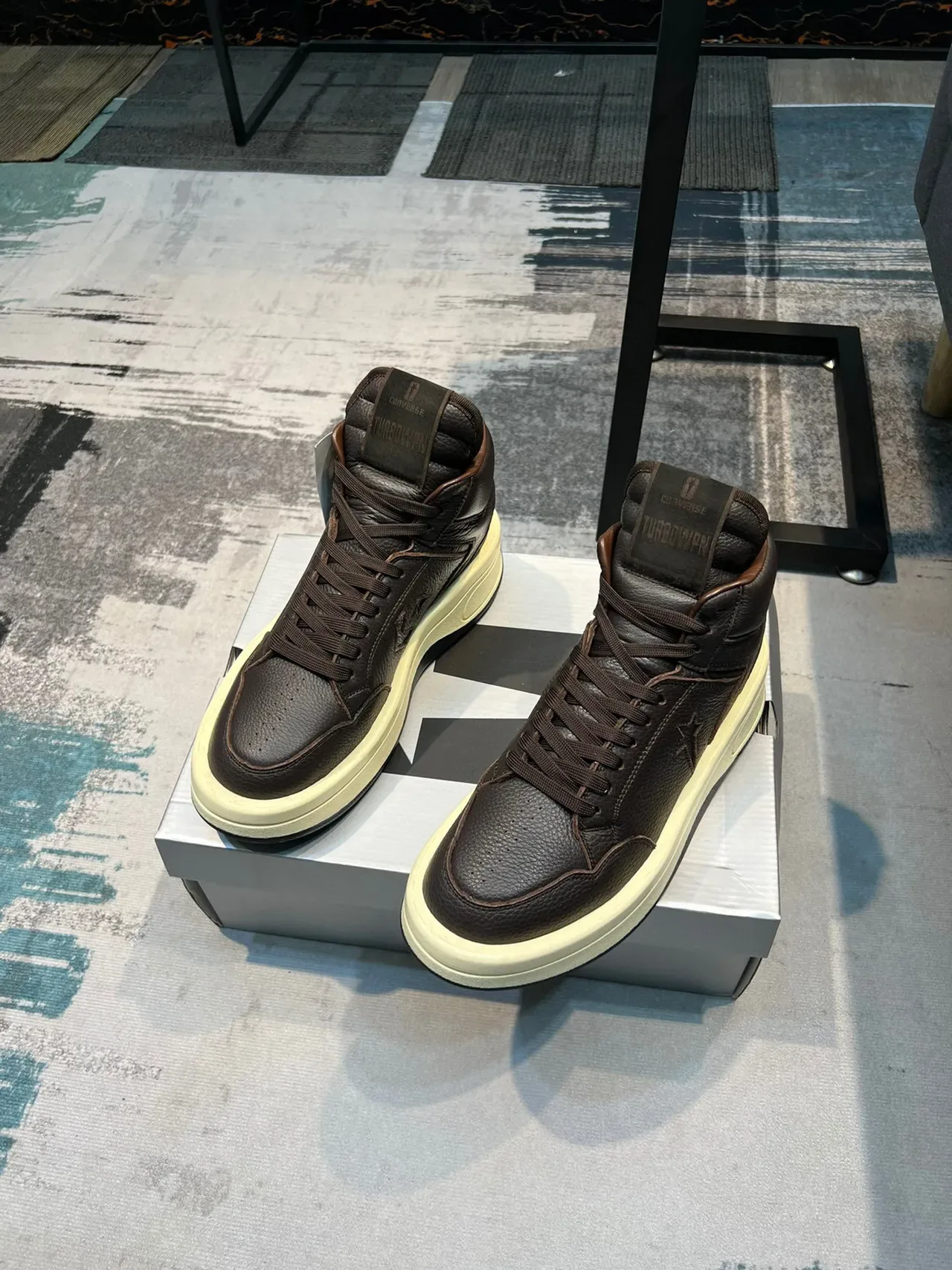 Converse Tênis Lifestyle de Couro Marrom Bege Pebbled de Bico Alto 4