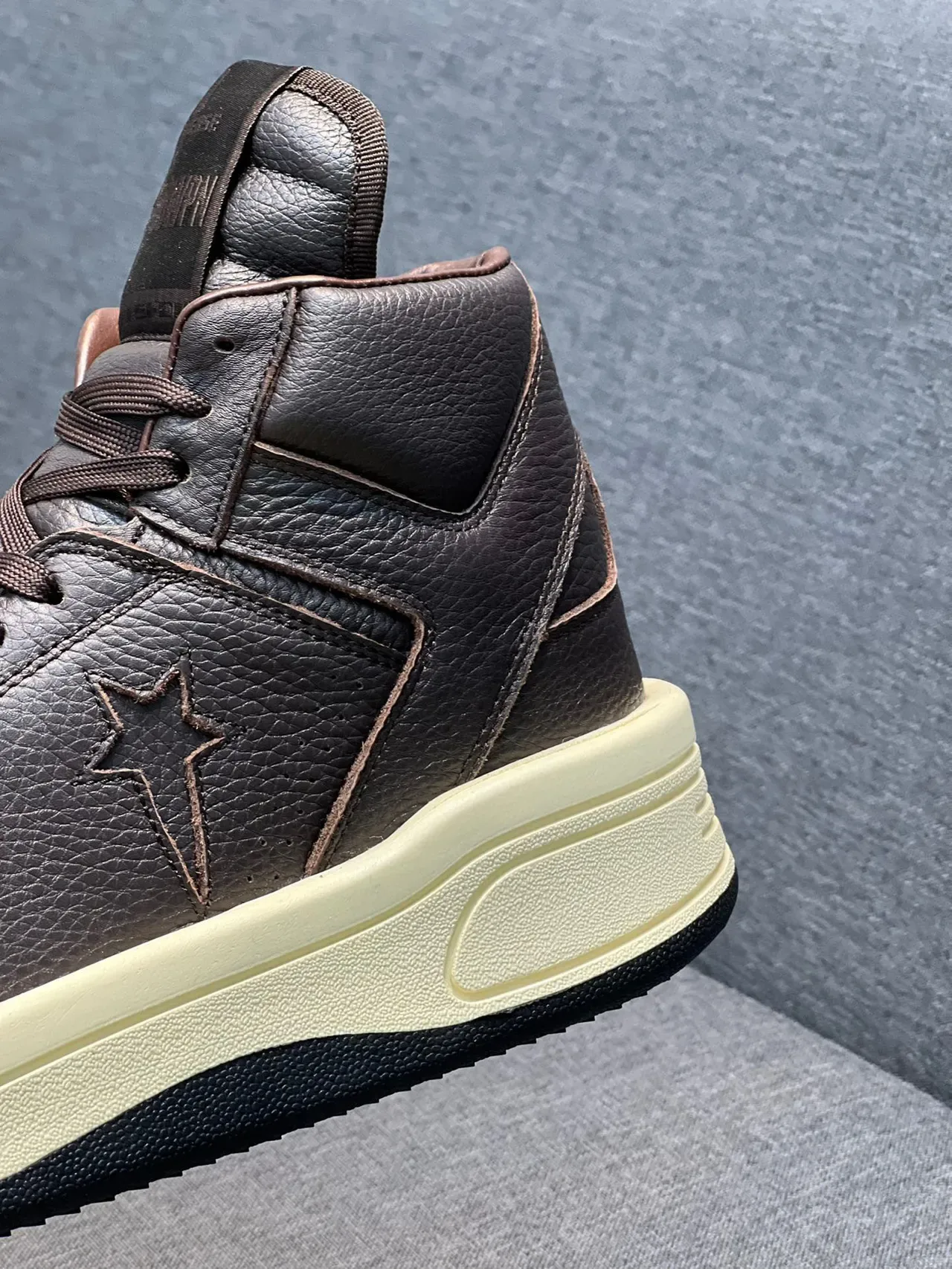 Converse Tênis Lifestyle de Couro Marrom Bege Pebbled de Bico Alto 8