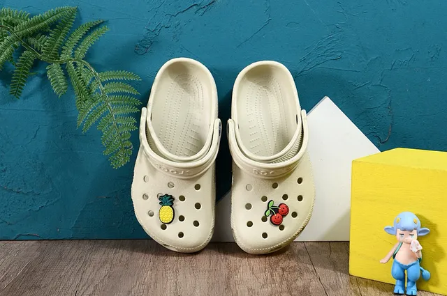 Crocs Classic Clog Vert Citron Sabots Enfants 23