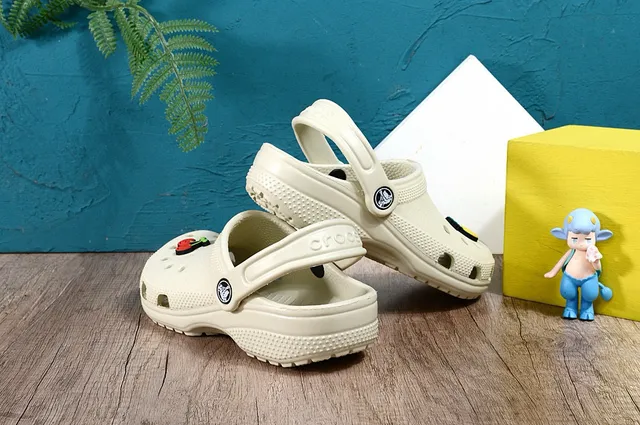 Crocs Classic Clog Vert Citron Sabots Enfants 24