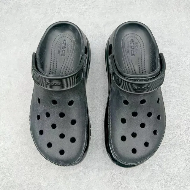 Crocs Echo Clog Black Molded Foam Platform Clog 9