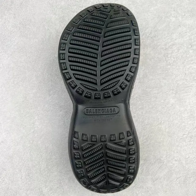 Crocs Echo Clog Black Molded Foam Platform Clog 2