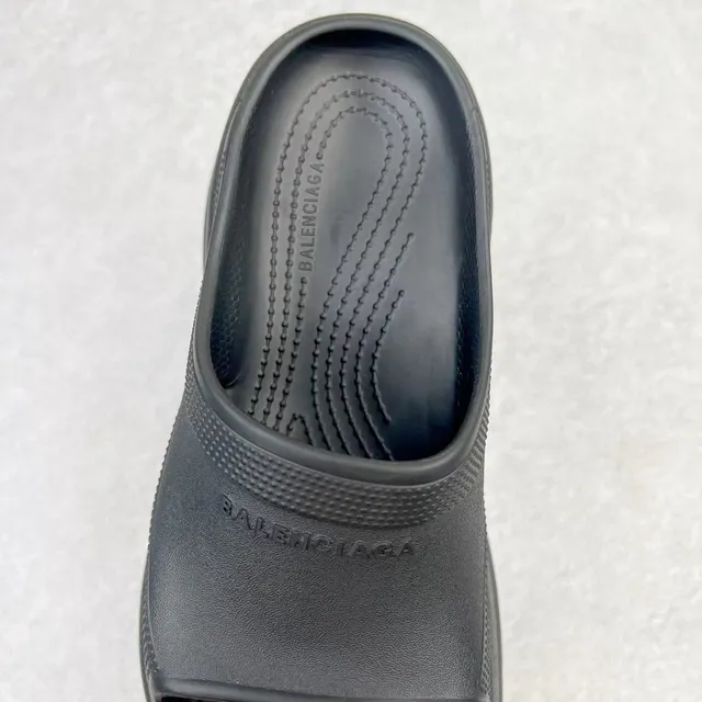 Crocs Echo Clog Black Molded Foam Platform Clog 6