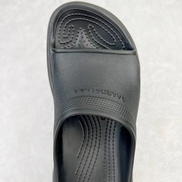 Crocs Echo Clog Black Molded Foam Platform Clog 7