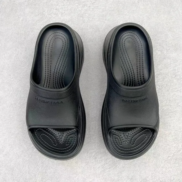 Crocs Echo Clog Black Molded Foam Platform Clog 9