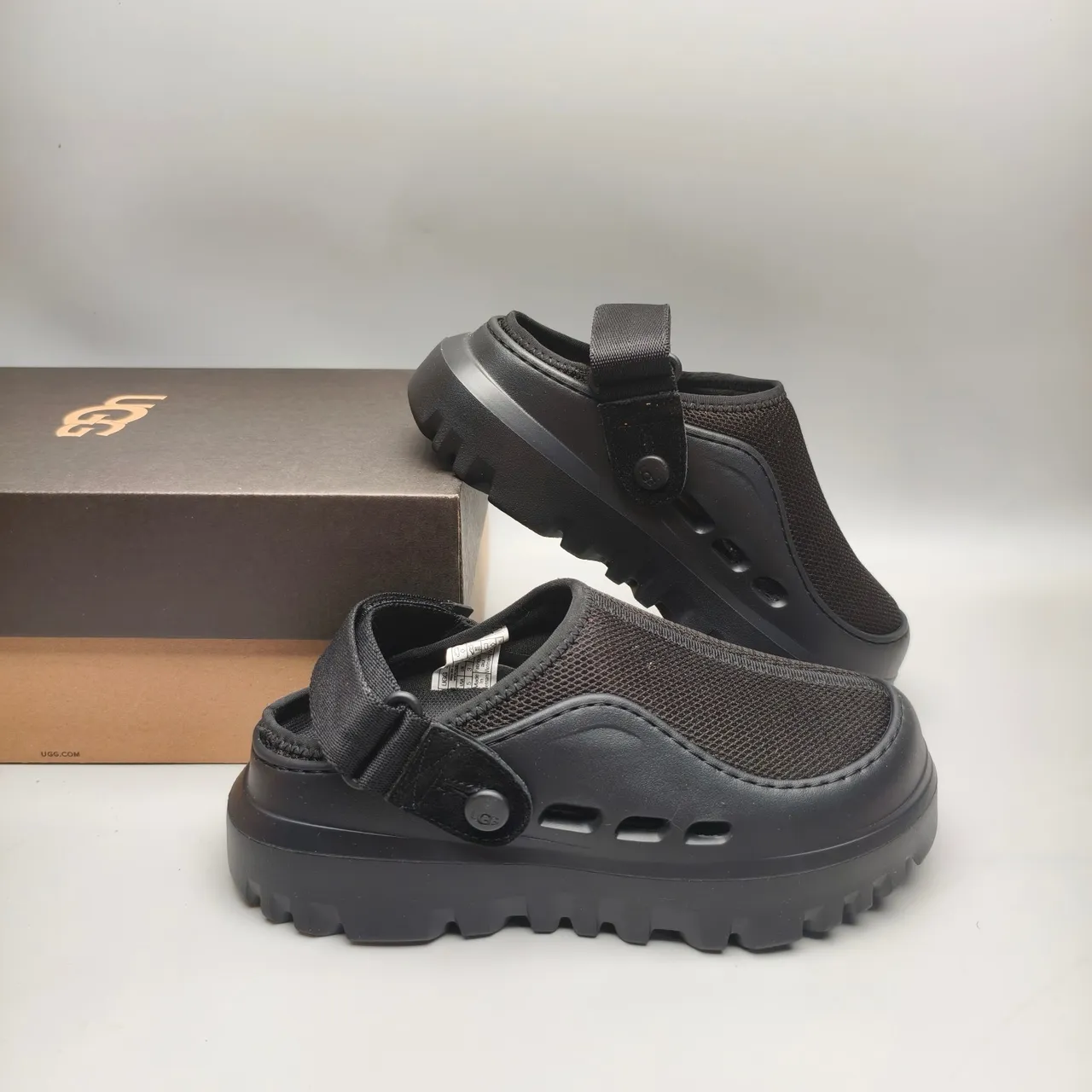 Crocs Echo Clog أسود قاعدة مطبوعة Clog 6