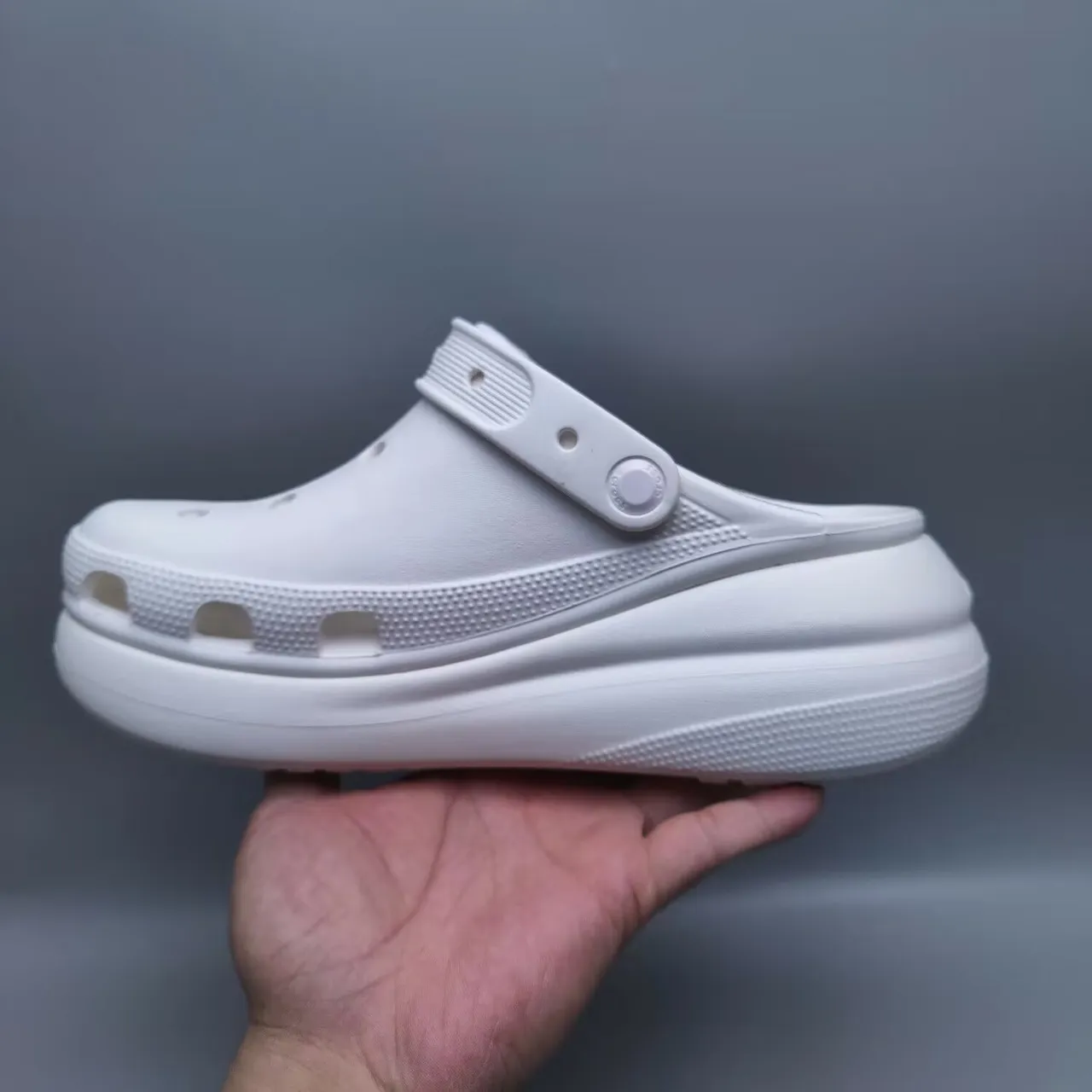 Crocs Echo Clog White Molded Foam Platform Clog 8