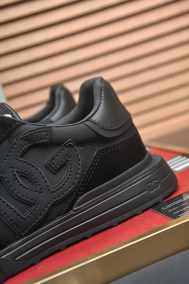 DC Shoes Black Monochrome Suede And Synthetic Overlay Lifestyle Sneakers 9