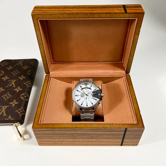 Diesel Mr. Daddy Chronograph Caixa Prateada Esfera Branca Relógio Mecânico 3