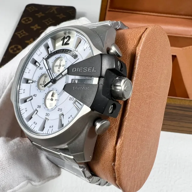 Diesel Mr. Daddy Chronograph Caixa Prateada Esfera Branca Relógio Mecânico 6