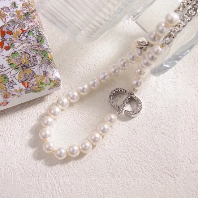 Dior Addict قلادة سلسلة كيرب ذهب أبيض لؤلؤ 2