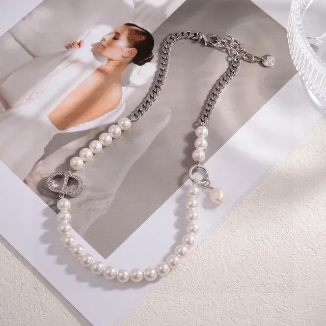 Dior Addict قلادة سلسلة كيرب ذهب أبيض لؤلؤ 3