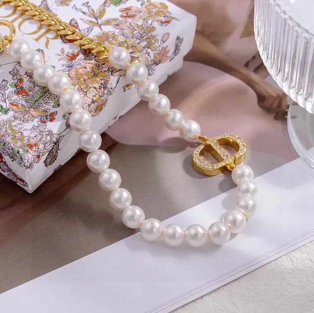 Dior Addict قلادة سلسلة كيرب ذهب أبيض لؤلؤ 7