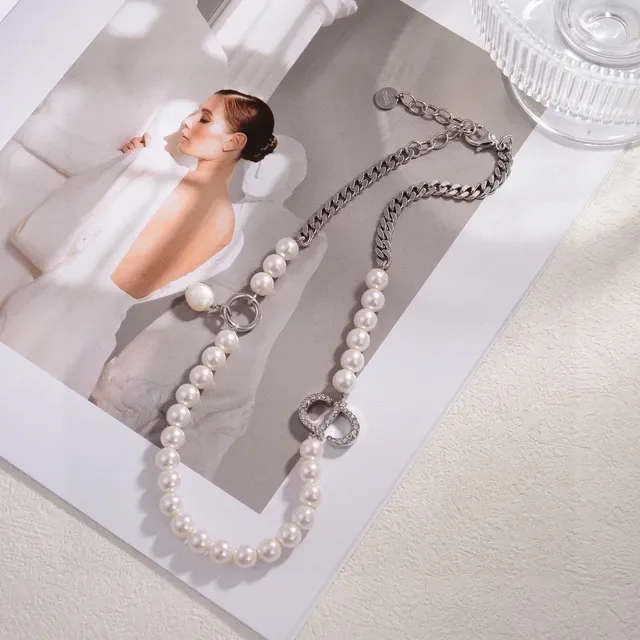 Dior Addict قلادة سلسلة كيرب ذهب أبيض لؤلؤ 9