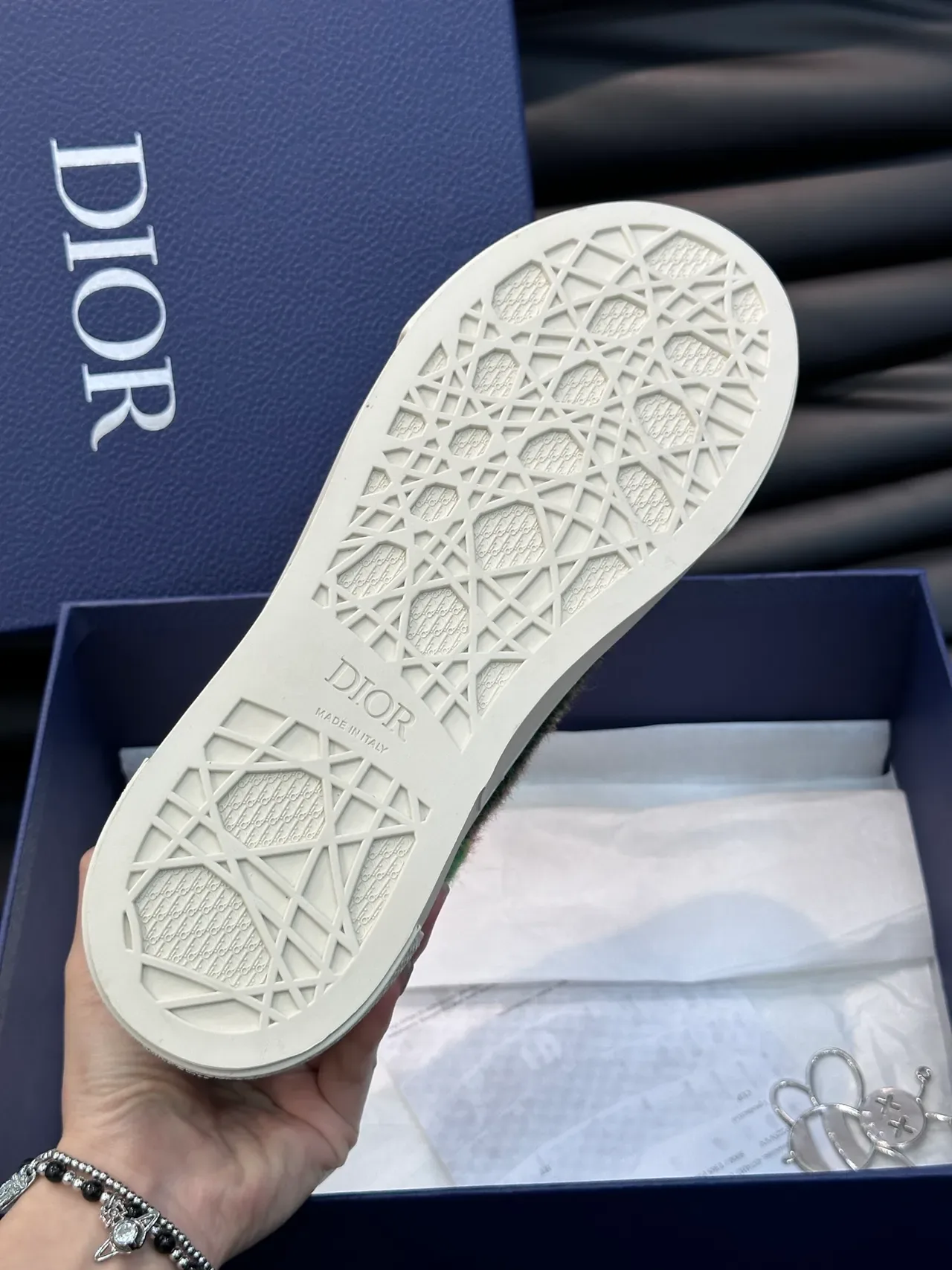 Dior tênis lifestyle Army Green Multicolor camurça superior painel lateral listrado 2