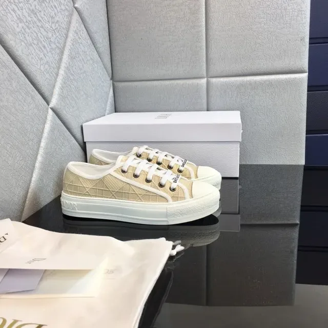 Dior B23 Beige Quilted Platform Lifestyle Sneakers 7