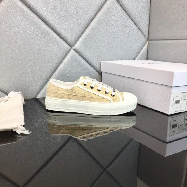 Dior B23 Beige Quilted Platform Lifestyle Sneakers 8
