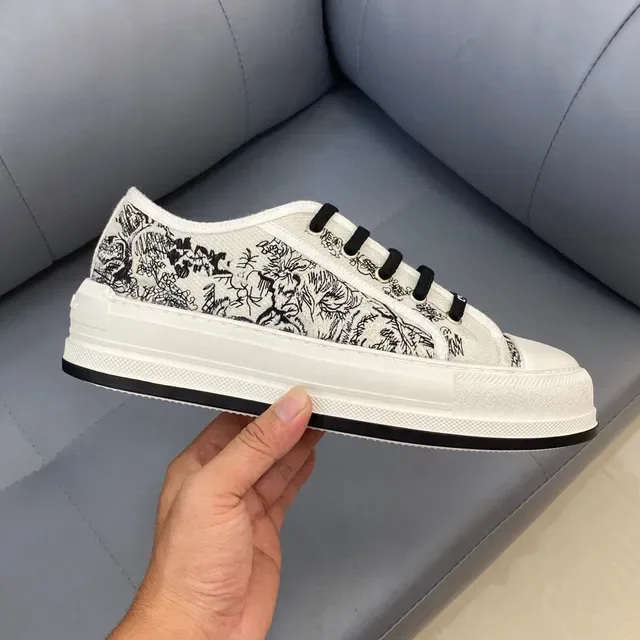 Dior B23 Graphic Print White and Black Lifestyle Sneakers 6